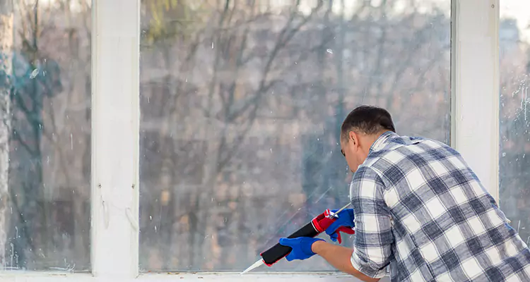 Quality Sliding Shower Door Repair for Closing Issues in Opa-locka, FL